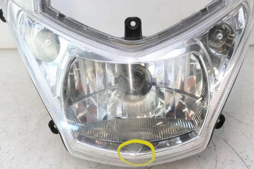photo de FRONT HEADLIGHT PEUGEOT KISBEE 4T 50 (2018 - 2022) - Fixing points details