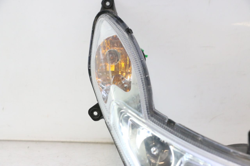 photo de FRONT HEADLIGHT PEUGEOT KISBEE 4T 50 (2018 - 2022) - Surface and material condition
