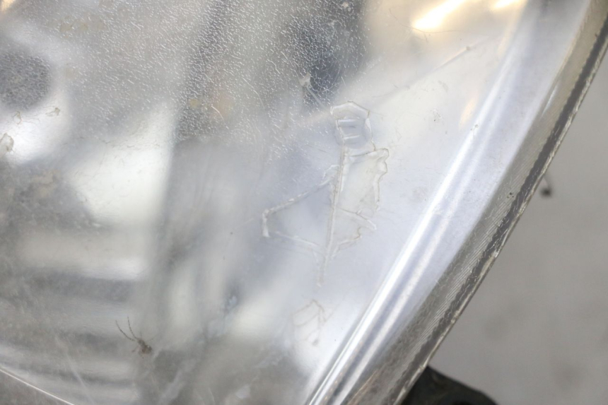 photo de FRONT HEADLIGHT KYMCO DINK 4T 50 (2007 - 2018) - Focus on structure