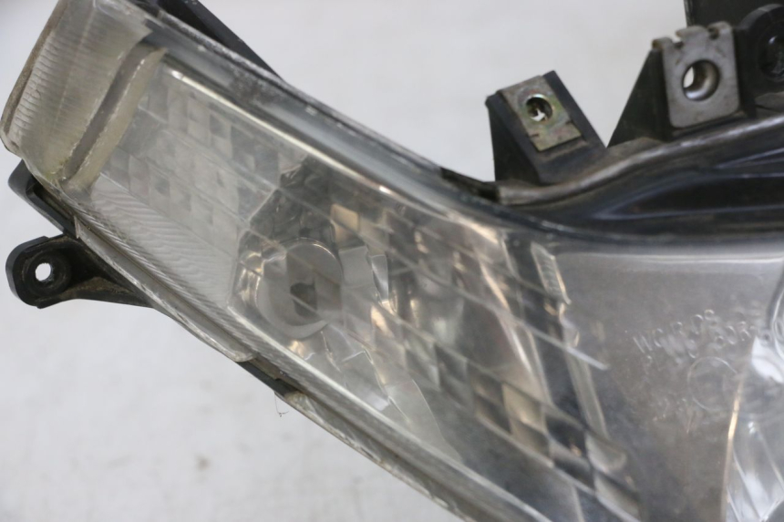 photo de FRONT HEADLIGHT KYMCO DINK 4T 50 (2007 - 2018) - Alternative angle