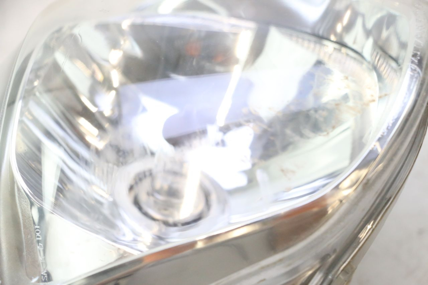 photo de FRONT HEADLIGHT PIAGGIO LIBERTY IGET 4T 50 (2015 - 2020) - High-resolution close-up