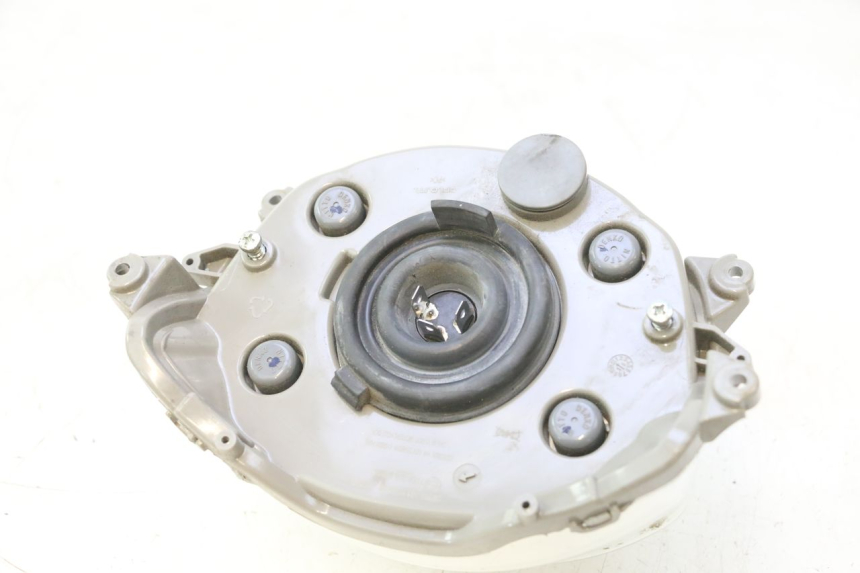photo de FRONT HEADLIGHT PIAGGIO LIBERTY IGET 4T 50 (2015 - 2020) - Surface and material condition