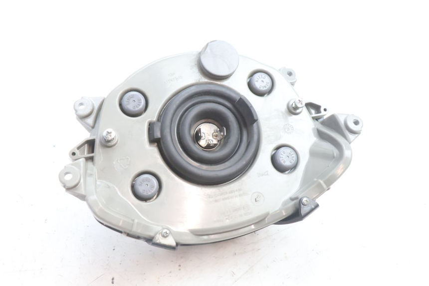 photo de HEADLIGHT PIAGGIO LIBERTY IGET 4T 50 (2021 - 2025) - Surface and material condition
