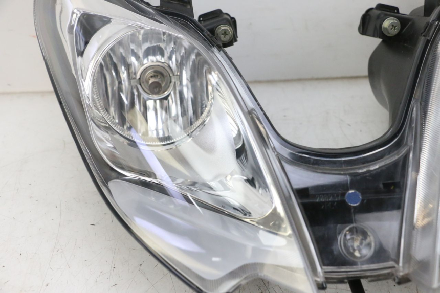 photo de HEADLIGHT PIAGGIO MP3 HPE 300 (2019 - 2026) - Spare part profile view