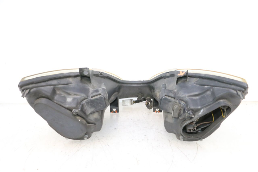 photo de HEADLIGHT PIAGGIO MP3 RL 250 (2006 - 2010) - Technical close-up