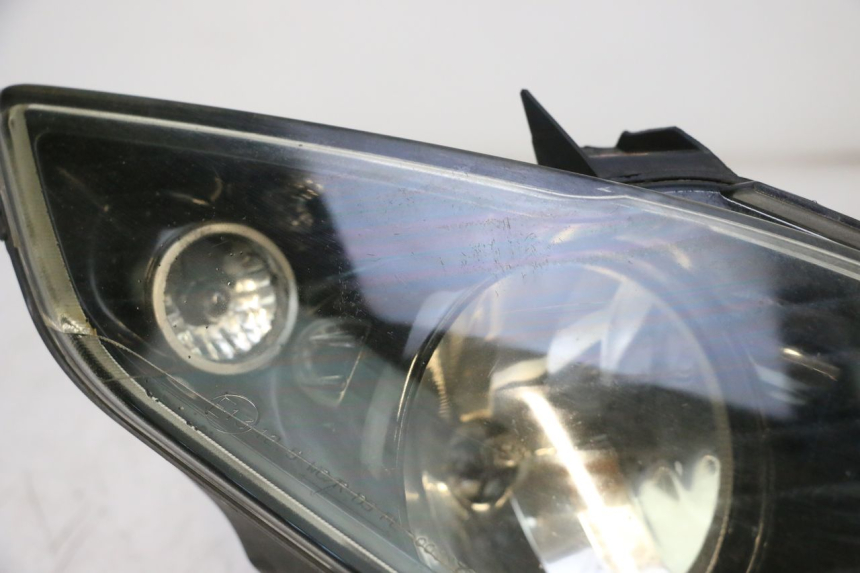 photo de HEADLIGHT PIAGGIO MP3 RL 250 (2006 - 2010) - Markings and original references