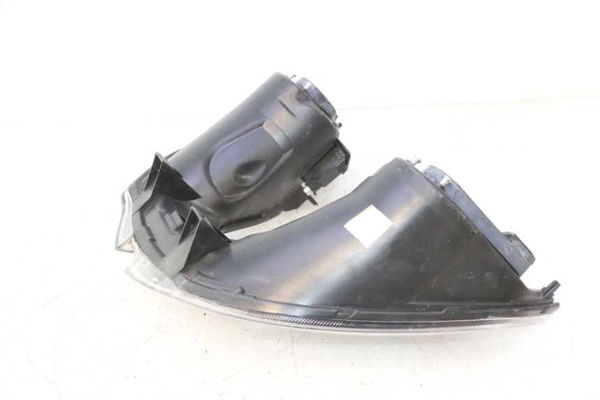 photo de HEADLIGHT PIAGGIO MP3 500 (2016 - 2018) - Component zoom