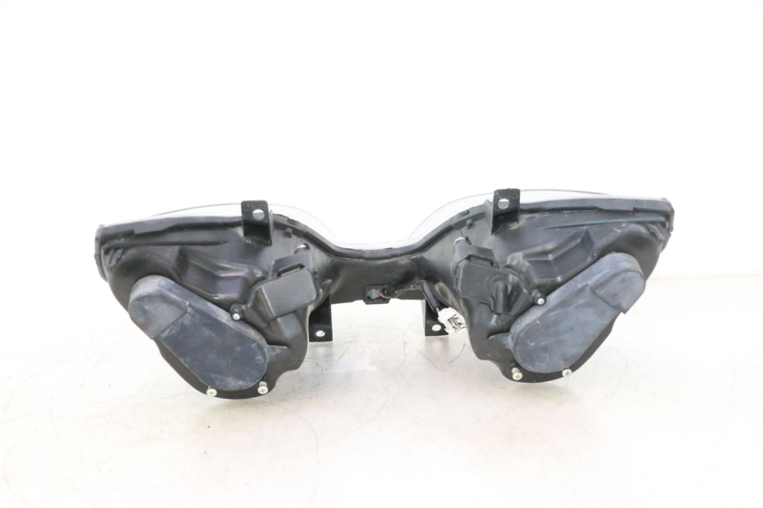 photo de HEADLIGHT PIAGGIO MP3 500 (2016 - 2018) - Detailed visual inspection