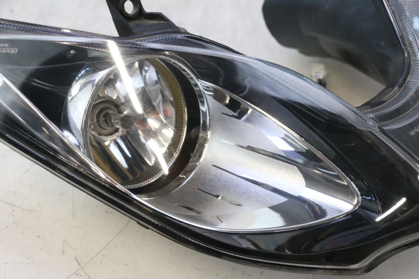 photo de HEADLIGHT PIAGGIO MP3 500 (2016 - 2018) - Product overview
