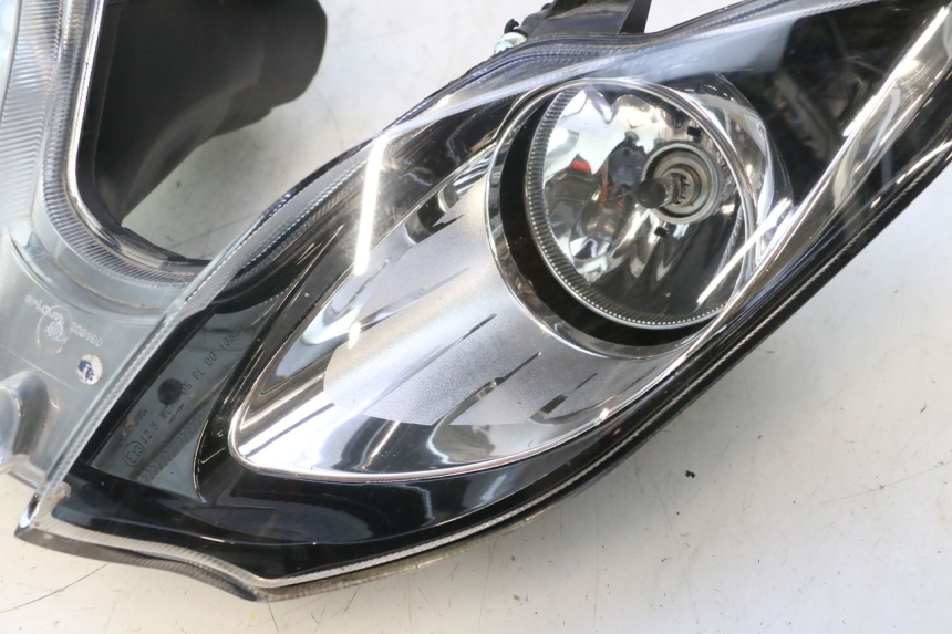 photo de HEADLIGHT PIAGGIO MP3 500 (2016 - 2018) - Fixing points details