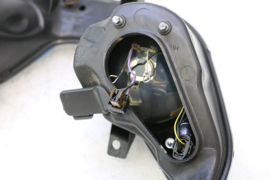 photo de HEADLIGHT PIAGGIO MP3 125 (2006 - 2014) - Markings and original references