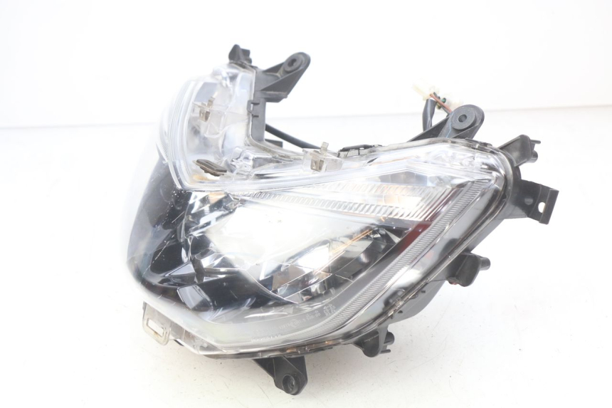photo de HEADLIGHT YAMAHA N-MAX NMAX 125 (2017 - 2020) - Detailed visual inspection