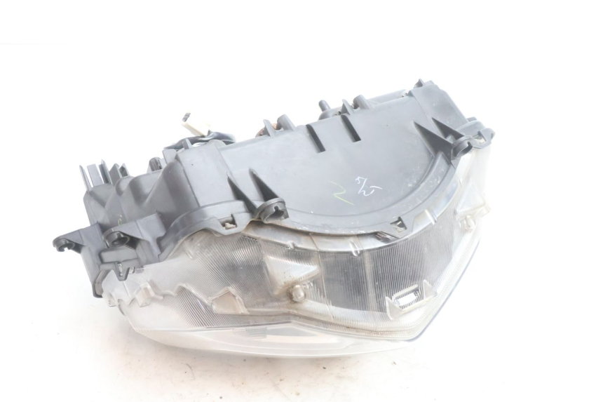photo de HEADLIGHT YAMAHA N-MAX NMAX 125 (2021 - 2024) - Technical close-up