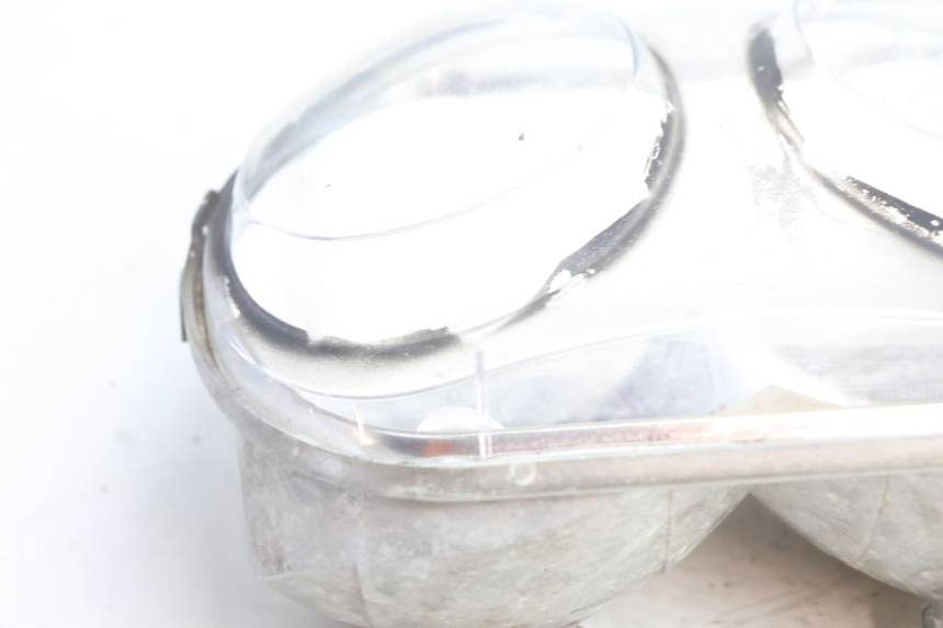 photo de HEADLIGHT YAMAHA NEO'S NEOS 2T 50 (1998 - 2007) - Surface and material condition