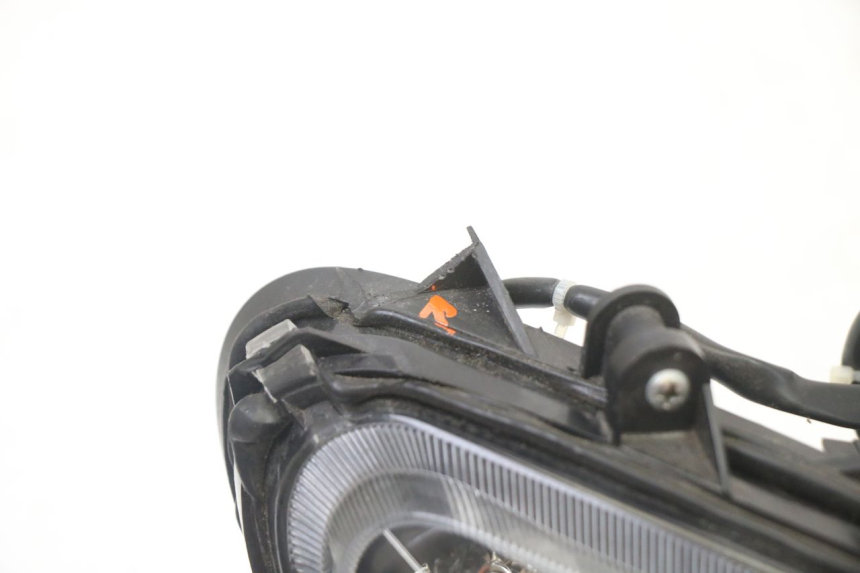 photo de HEADLIGHT PIAGGIO NRG POWER PUREJET 50 (2018 - 2021) - Component detail