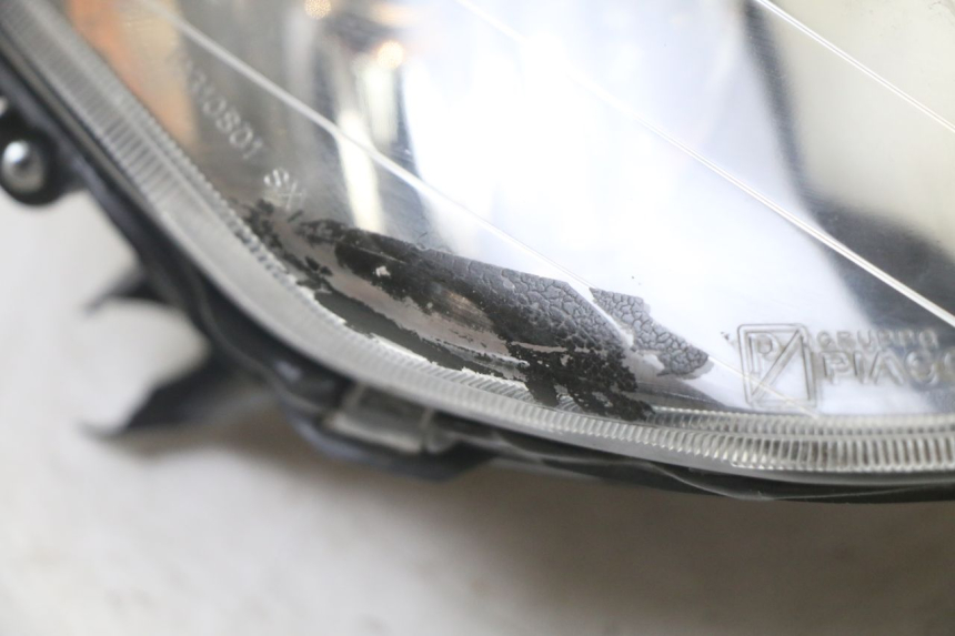 photo de HEADLIGHT PIAGGIO NRG POWER PUREJET 50 (2018 - 2021) - Technical close-up