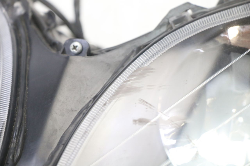 photo de HEADLIGHT PIAGGIO NRG POWER PUREJET 50 (2018 - 2021) - Surface and material condition