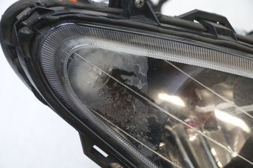 photo de HEADLIGHT PIAGGIO NRG POWER PUREJET 50 (2018 - 2021) - Zoom on usage condition