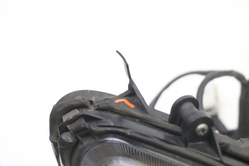 photo de HEADLIGHT PIAGGIO NRG POWER PUREJET 50 (2018 - 2021) - Alternative perspective