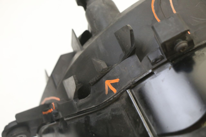 photo de HEADLIGHT HONDA NTV DEAUVILLE ABS 700 (2007 - 2016) - Surface and material condition