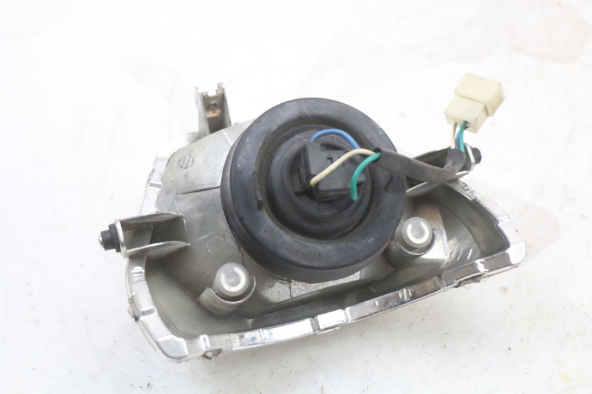 photo de HEADLIGHT PEUGEOT BELVILLE 125 (2017 - 2021) - Surface and material condition