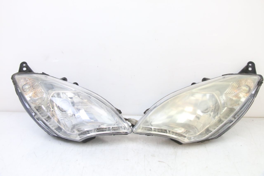 photo de HEADLIGHT PEUGEOT SATELIS 125 (2013 - 2018) - Main view