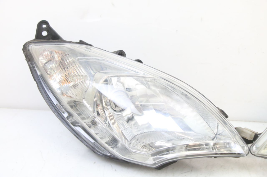 photo de HEADLIGHT PEUGEOT SATELIS 125 (2013 - 2018) - Component detail