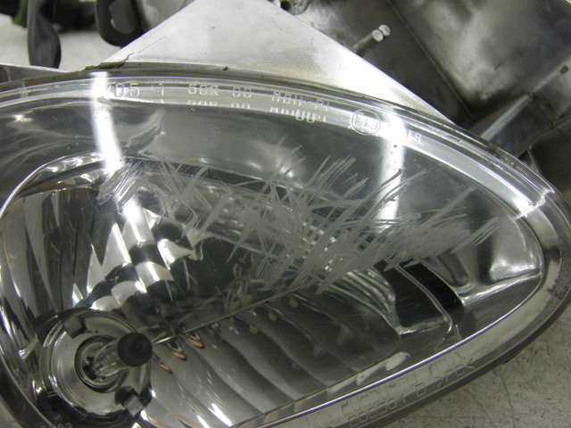 photo de HEADLIGHT PIAGGIO X9 250 (2000 - 2002) - Detailed visual inspection