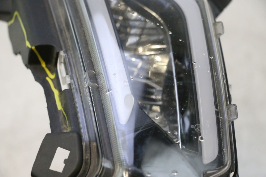 photo de HEADLIGHT JM MOTORS R-MAX TECH 50 (2024 - 2026) - Technical close-up