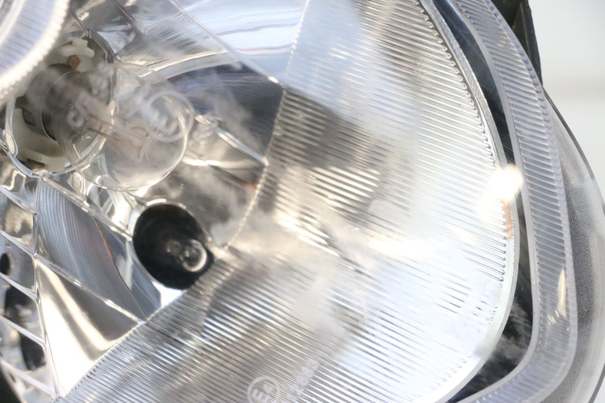 photo de HEADLIGHT LAZIO RENO 50 (2016 - 2021) - Fixing points details