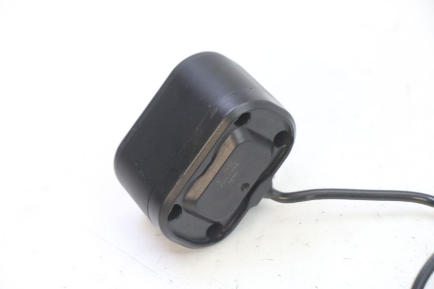 photo de HEADLIGHT PUNK ELECTRIC RIDER 1 - Alternative perspective