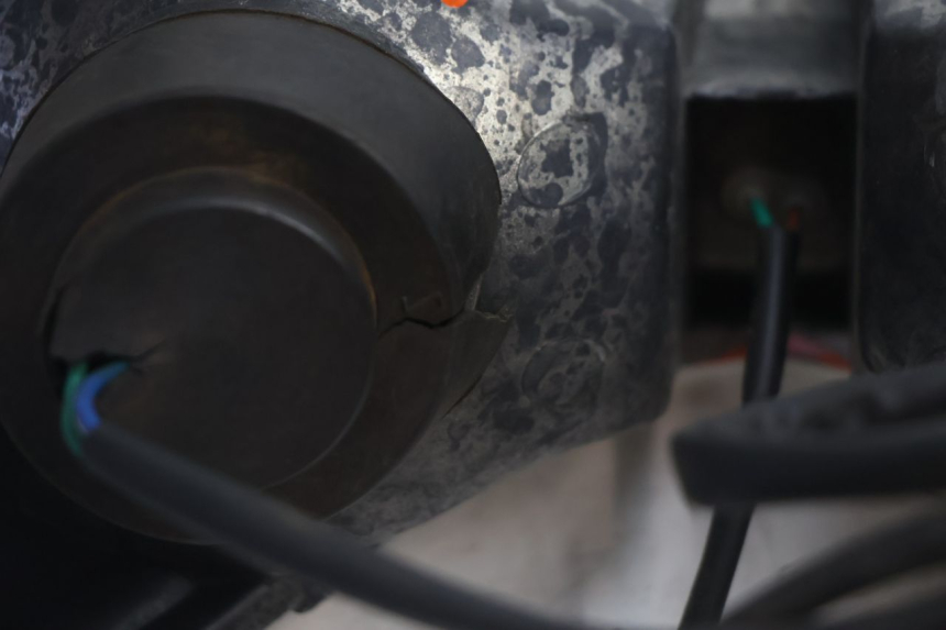 photo de HEADLIGHT YAMASAKI ROADSTER 50 (2013 - 2018) - Component zoom