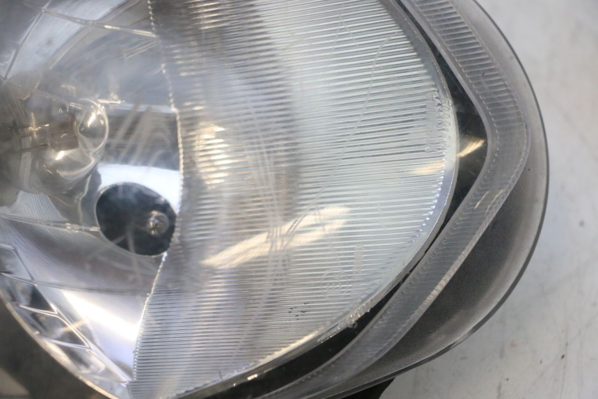 photo de FRONT HEADLIGHT TNT MOTOR ROMA 10' 2T 50 (2011 - 2018) - Zoom on usage condition