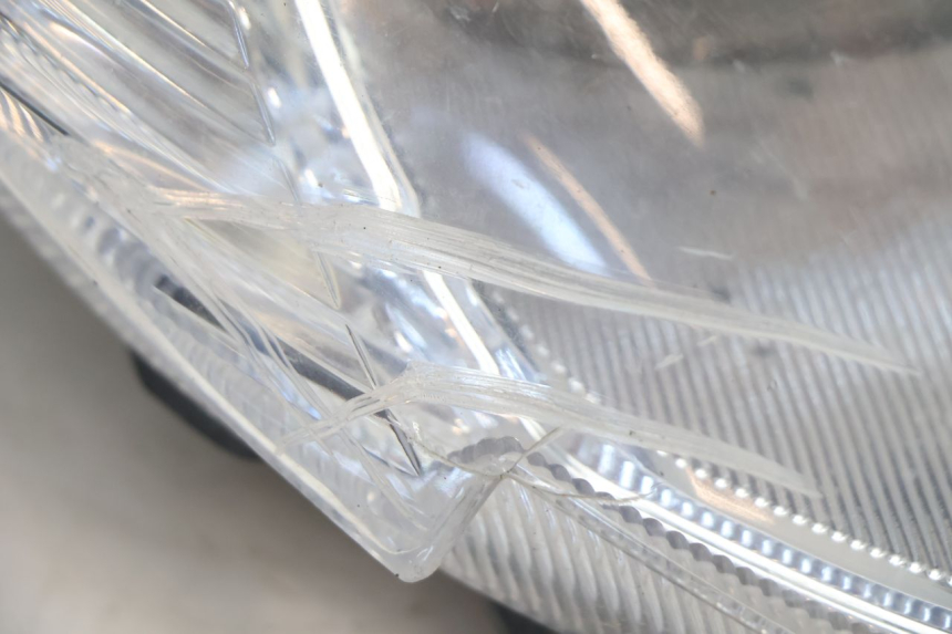 photo de FRONT HEADLIGHT KEEWAY RY6 2T 50 (2011 - 2019) - Zoom on usage condition