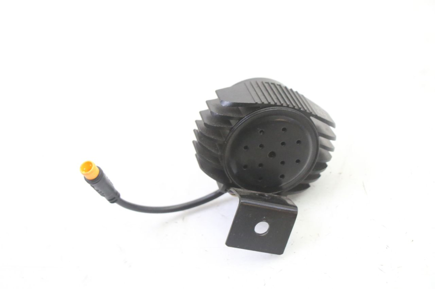 photo de HEADLIGHT HERO S10 1 - Technical close-up