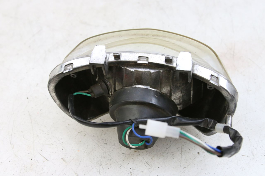 photo de HEADLIGHT JM MOTORS SANTANA 50 (2014 - 2023) - Surface and material condition