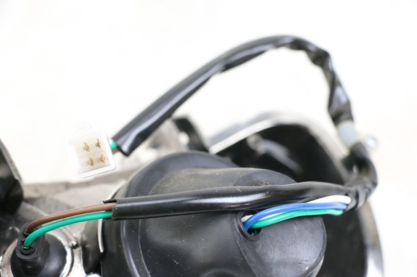 photo de HEADLIGHT JM MOTORS SANTANA 50 (2014 - 2023) - Alternative perspective