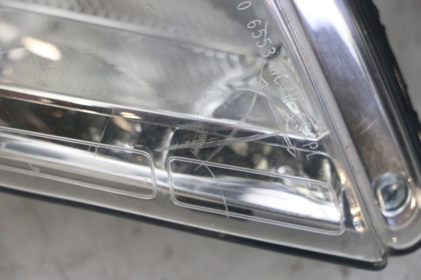 photo de HEADLIGHT PEUGEOT SATELIS 125 (2013 - 2018) - Component detail