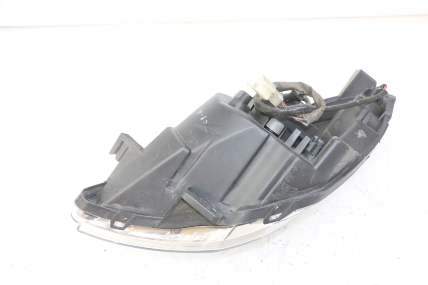 photo de HEADLIGHT PEUGEOT SATELIS 125 (2013 - 2018) - Zoom on usage condition