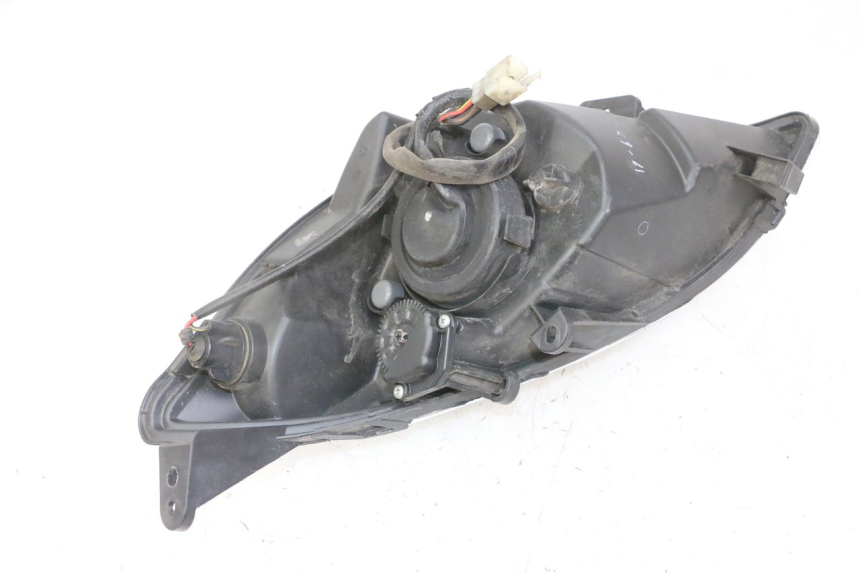 photo de HEADLIGHT PEUGEOT SATELIS 125 (2013 - 2018) - Product overview