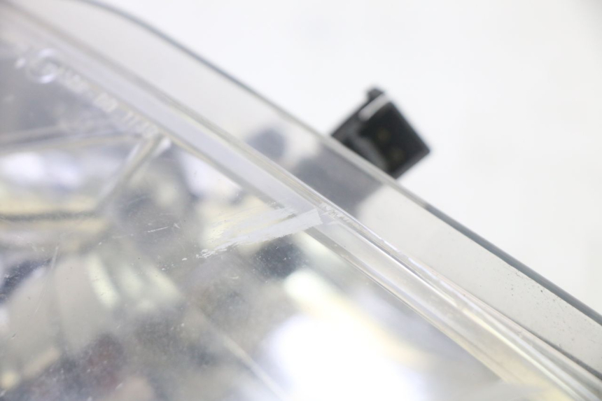 photo de HEADLIGHT PEUGEOT SATELIS 125 (2006 - 2009) - Alternative perspective