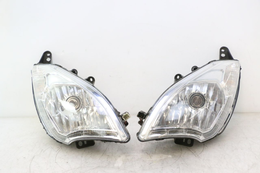 photo de HEADLIGHT PEUGEOT SATELIS 125 (2013 - 2018) - Main view
