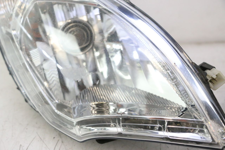 photo de HEADLIGHT PEUGEOT SATELIS 125 (2013 - 2018) - Component detail