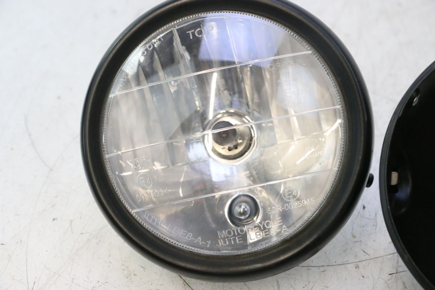 photo de HEADLIGHT MASH SEVENTY FIVE 125 (2013 - 2021) - High-resolution close-up