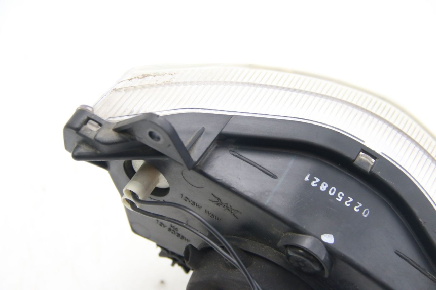 photo de FRONT HEADLIGHT SUZUKI SIXTEEN 125 (2008 - 2010) - Additional view of the item