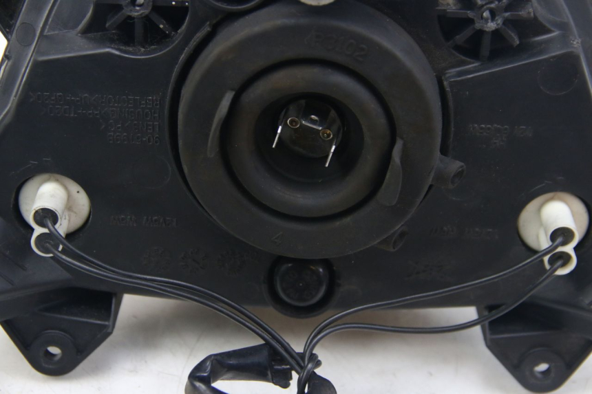 photo de FRONT HEADLIGHT SUZUKI SIXTEEN 125 (2008 - 2010) - Component zoom