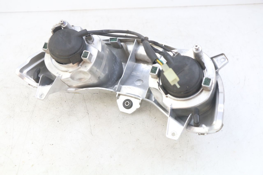 photo de FRONT HEADLIGHT MBK SKYCRUISER 125 (2010 - 2013) - Zoom on usage condition