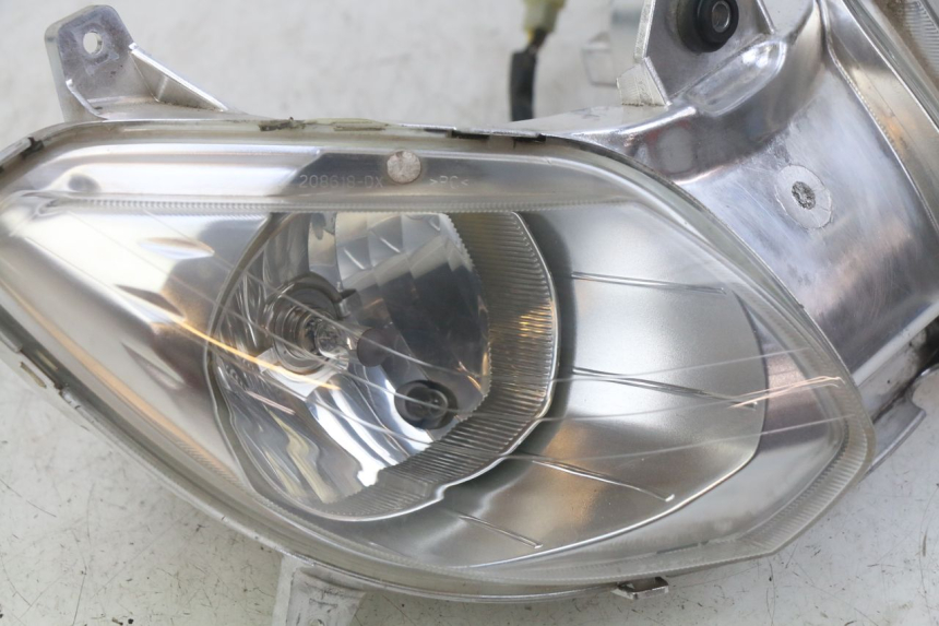 photo de FRONT HEADLIGHT MBK SKYCRUISER 125 (2010 - 2013) - Product overview