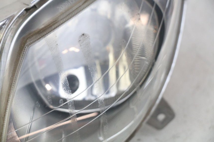 photo de FRONT HEADLIGHT MBK SKYCRUISER 125 (2010 - 2013) - Fixing points details