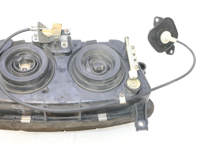 photo de HEADLIGHT HONDA ST PAN EUROPEAN 1100 (1990 - 2002) - Distinctive features